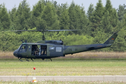 73+30 UH-1D 02