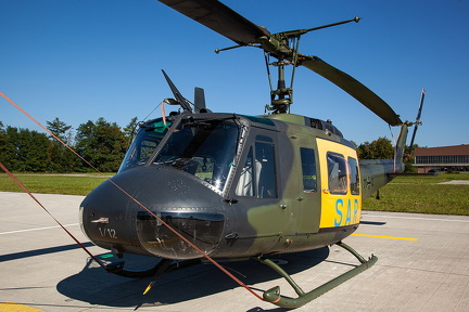 71+12 GArmy-THR30-SAR UH-1D MG 0811